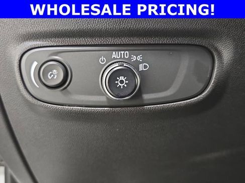 Used 2022 Chevrolet Equinox RS w/ RS Leather Package image 25
