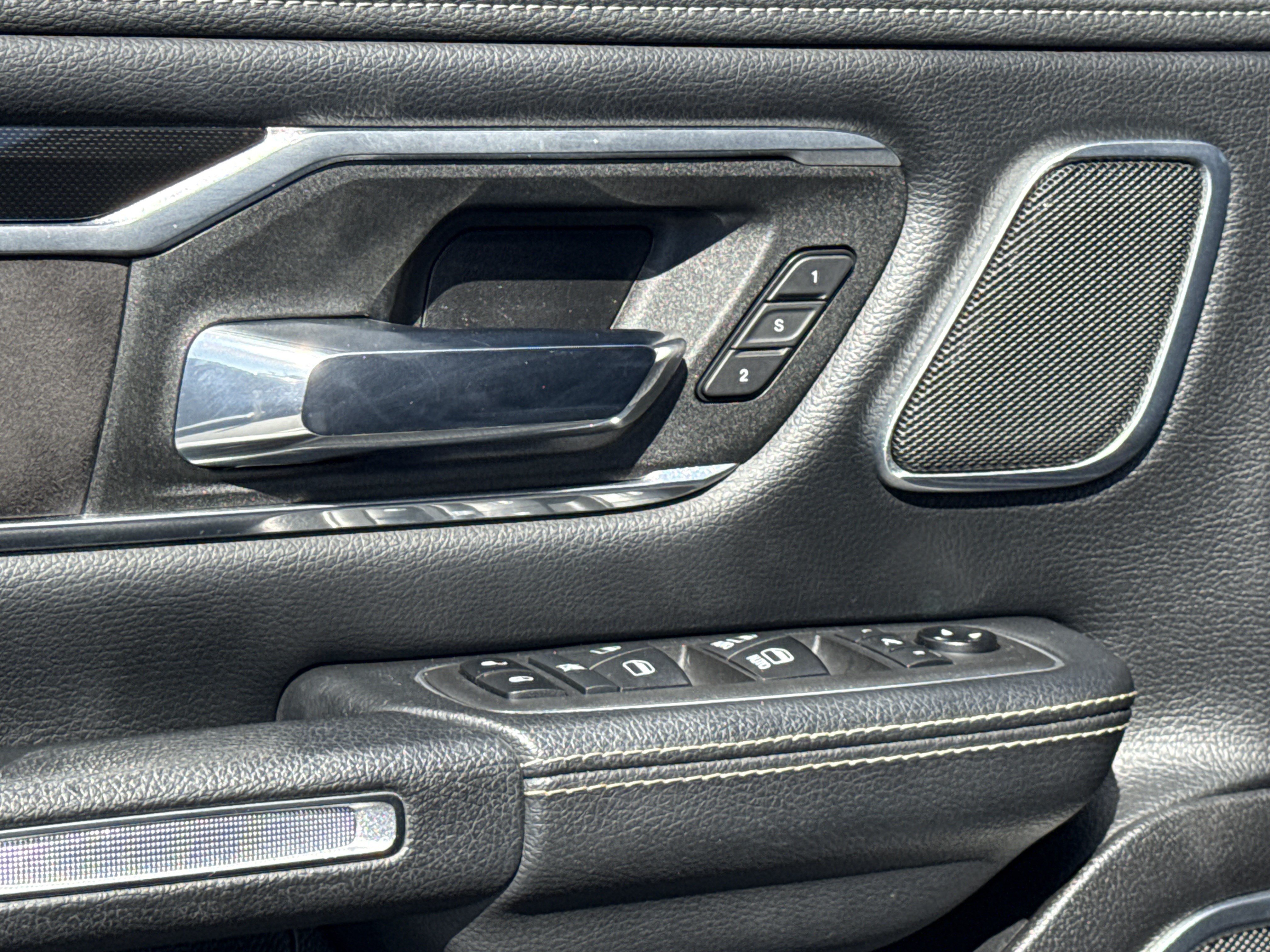Used 2021 RAM 1500 Laramie AWD/4WD image 15
