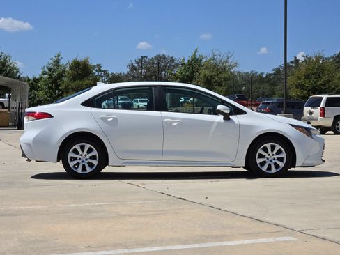 Used 2024 Toyota Corolla LE FWD image 6