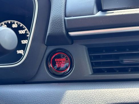 Used 2025 Honda Pilot Touring image 18