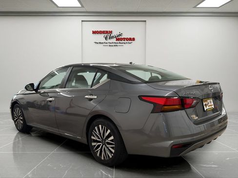 Used 2025 Nissan Altima 2.5 SV FWD image 3