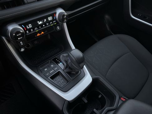 Used 2024 Toyota RAV4 XLE w/ Convenience Package image 20