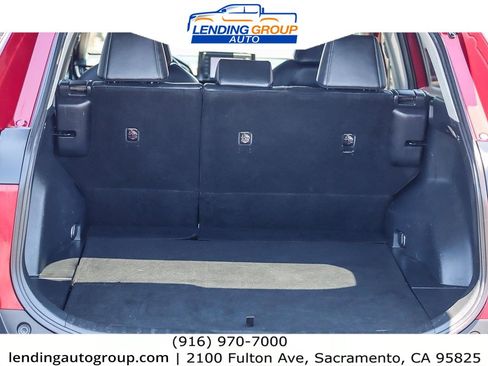 Used 2019 Toyota RAV4 XLE Premium image 25