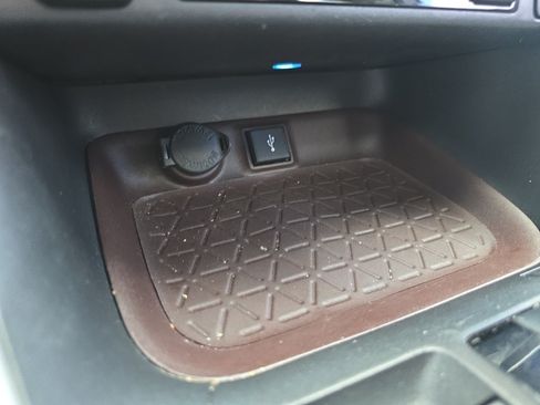 Used 2021 Toyota RAV4 Limited AWD/4WD image 27