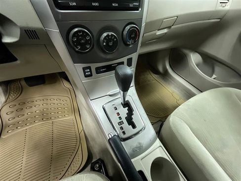 Used 2012 Toyota Corolla LE image 14