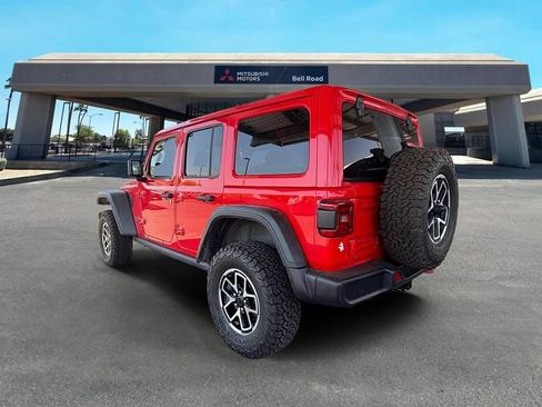 Used 2025 Jeep Wrangler Unlimited Rubicon AWD/4WD image 8
