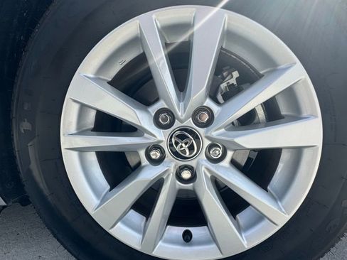 Used 2025 Toyota Camry LE w/ Convenience Package image 22