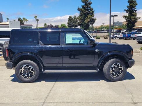 Used 2025 Ford Bronco Outer Banks AWD/4WD image 3