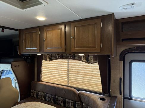 Used 2016 Ford E-450 and Econoline 450 Super Duty w/ Motorhome Prep Package image 45