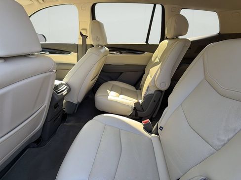 Used 2023 Cadillac XT6 Premium Luxury AWD/4WD image 16