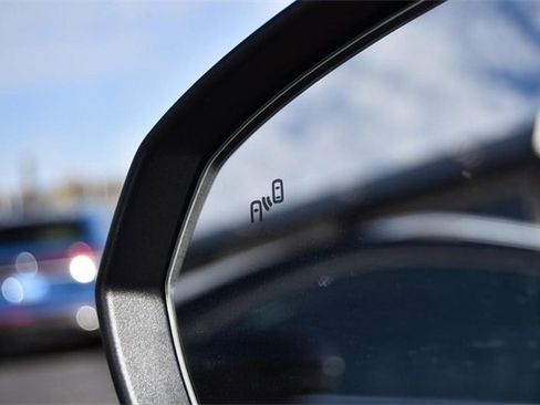 Certified 2023 Volkswagen Taos SE image 10