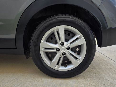 Used 2020 Nissan Kicks S FWD image 40