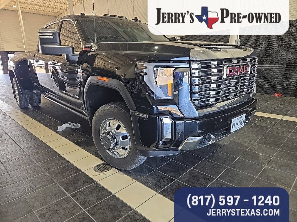 Used 2025 GMC Sierra 3500 Denali w/ Denali Reserve Package AWD/4WD image 5