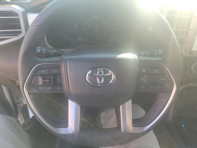 Used 2025 Toyota Sequoia Limited AWD/4WD image 21