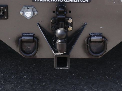 Used 2016 Ford F550 4x4 Crew Cab Super Duty w/ XLT Interior Package image 49