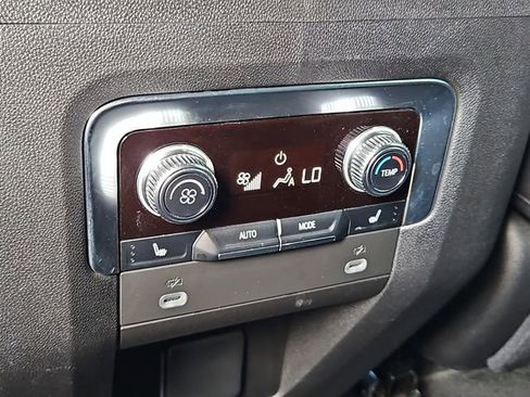 Used 2023 GMC Yukon SLT w/ SLT Luxury Package AWD/4WD image 21