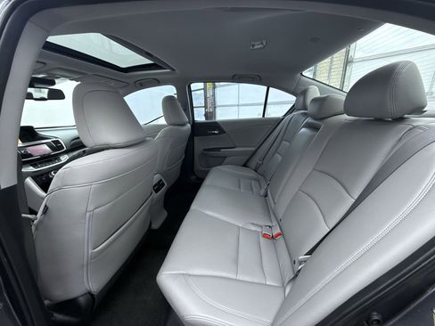 Used 2015 Honda Accord Touring image 37