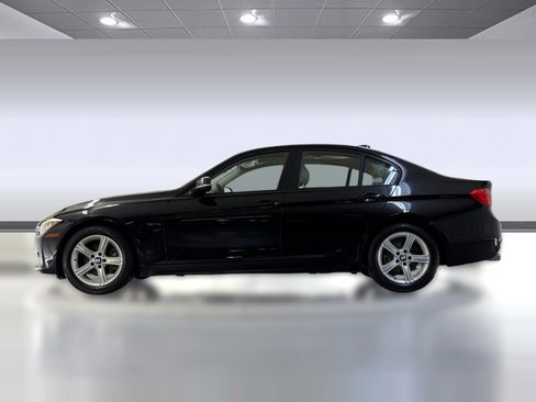 Used 2013 BMW 320i Sedan RWD image 2