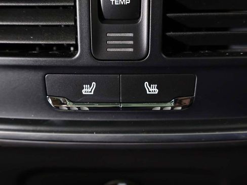 Used 2025 Porsche Macan image 56