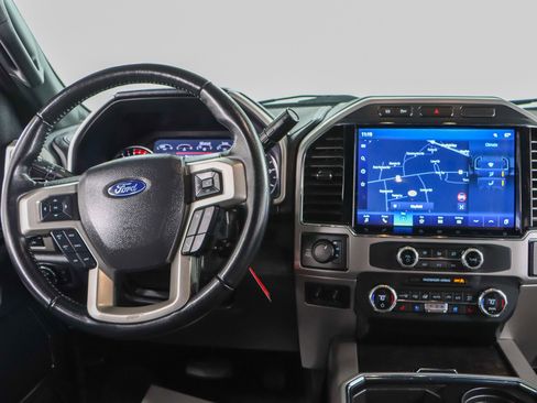 Used 2022 Ford F250 Lariat w/ Black Appearance Package image 18