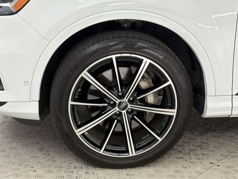 Used 2021 Audi Q7 3.0T Premium Plus w/ Executive Package AWD/4WD image 12