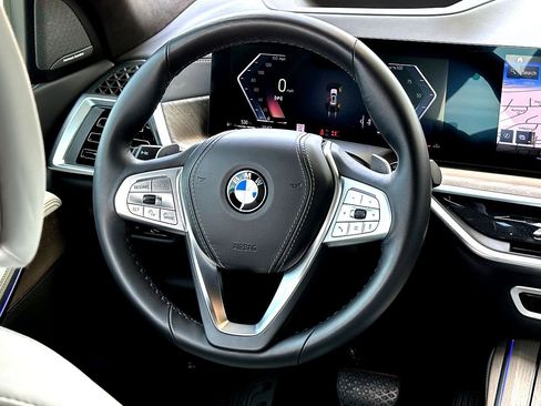 Certified 2023 BMW X7 xDrive40i w/ Premium Package image 30