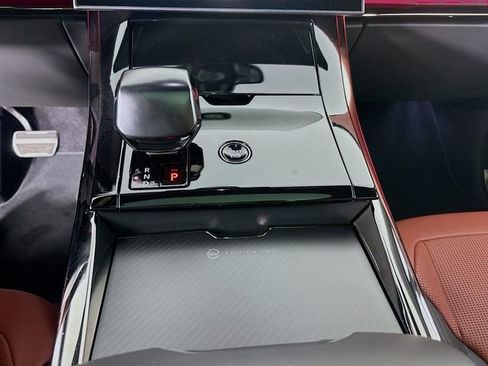 Used 2025 Land Rover Range Rover Sport SV Edition Two image 18