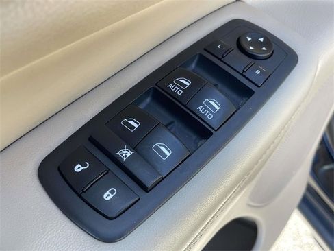 Used 2019 Jeep Grand Cherokee Laredo image 20