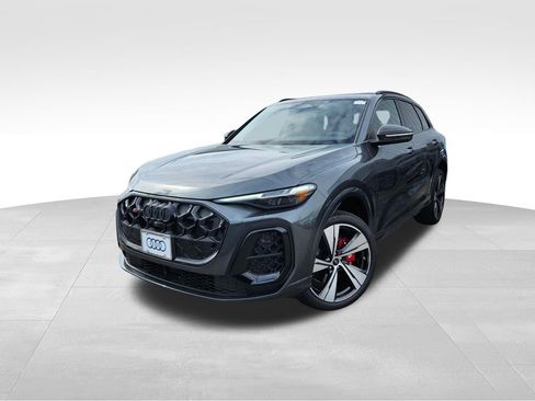 New 2026 Audi SQ5 Prestige AWD/4WD image 3