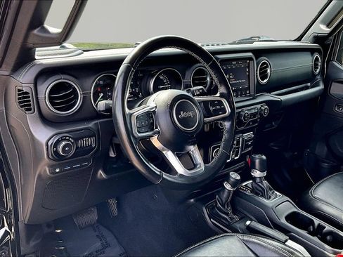 Used 2022 Jeep Wrangler Unlimited Sahara w/ Cold Weather Group AWD/4WD image 14