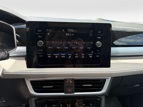 New 2026 Volkswagen Taos SE AWD/4WD image 17