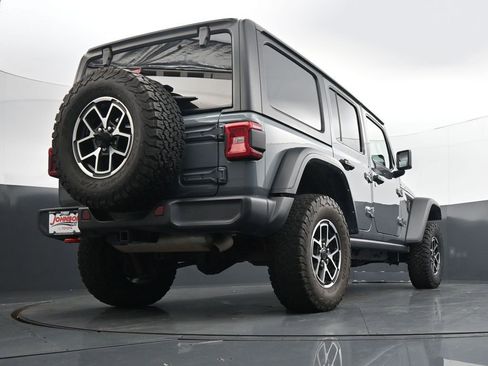 Used 2024 Jeep Wrangler Unlimited Rubicon AWD/4WD image 36