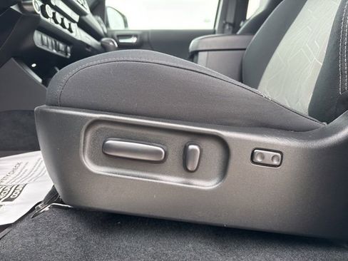 Used 2023 Toyota Tacoma TRD Off-Road image 14