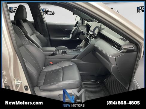 Used 2023 Toyota Venza Limited AWD/4WD image 13