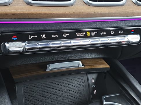 Used 2025 Mercedes-Benz GLE 450 4MATIC image 24