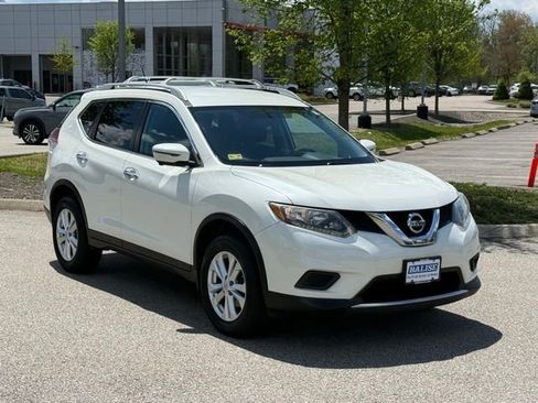 Used 2016 Nissan Rogue SV w/ SV Premium Package AWD/4WD image 6