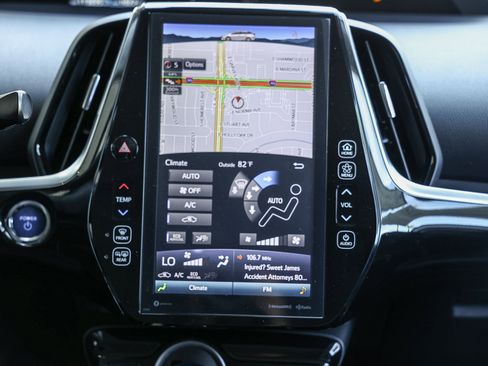 Used 2021 Toyota Prius Prime XLE image 19