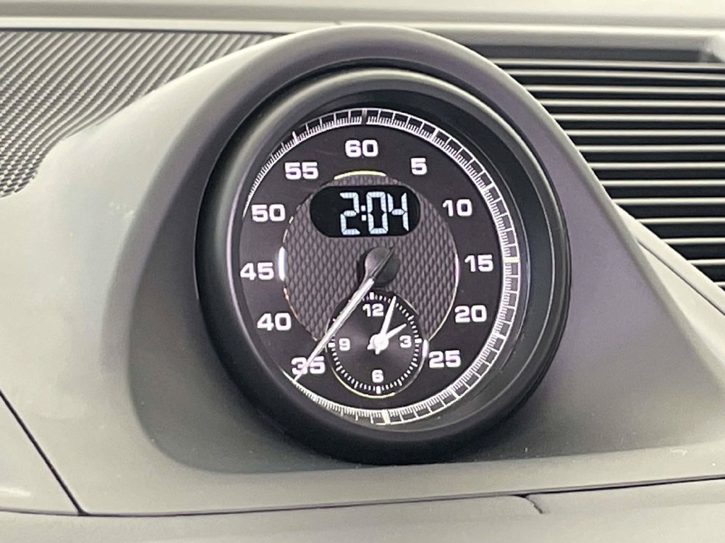 Certified 2025 Porsche Macan Turbo AWD/4WD image 28