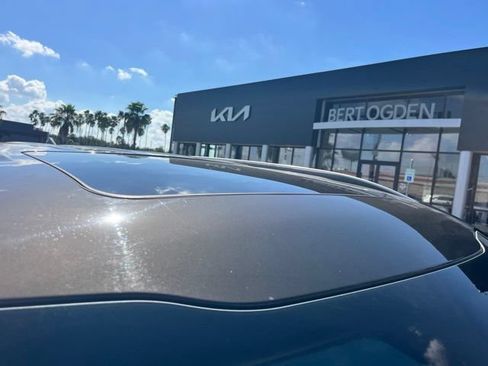 Used 2022 Kia Telluride S FWD image 7