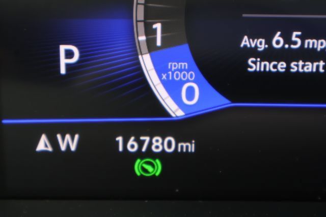 Certified 2023 Volkswagen Tiguan SE R-Line FWD image 2