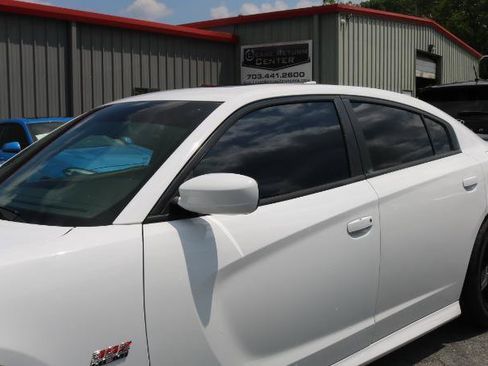 Used 2017 Dodge Charger R/T Scat Pack w/ Beats Audio Group RWD image 4