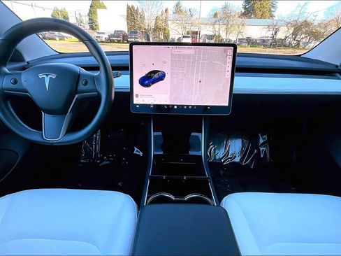 Used 2019 Tesla Model 3 Long Range image 17