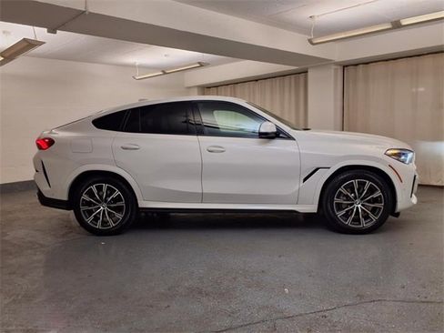 Certified 2023 BMW X6 xDrive40i w/ M Sport Package image 4
