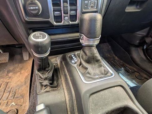 Used 2022 Jeep Gladiator Sport AWD/4WD image 16