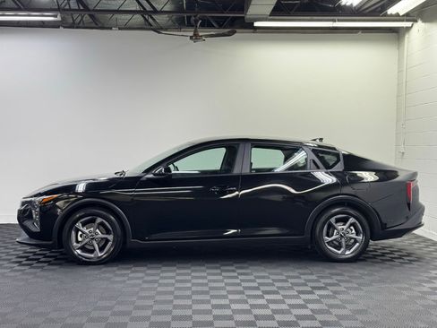 Used 2025 Kia K4 LXS image 3