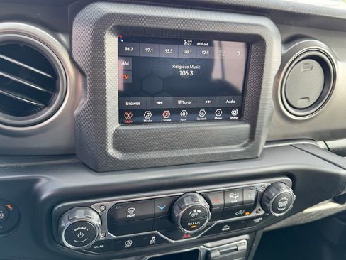 Used 2022 Jeep Wrangler Unlimited Sport image 20