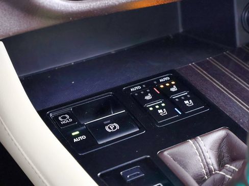 Used 2019 Lexus RX 450h AWD w/ Luxury Package image 39
