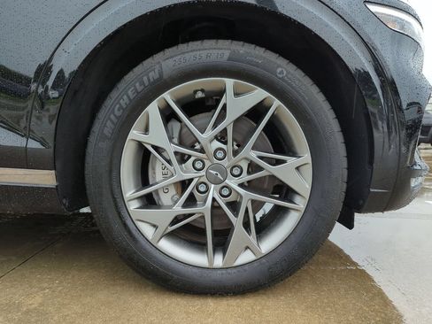 Used 2025 Genesis GV70 2.5T AWD/4WD image 25