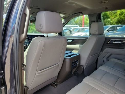 Used 2025 Chevrolet Suburban LT AWD/4WD image 15