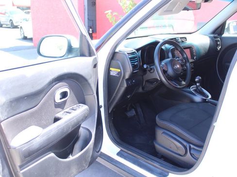 Used 2018 Kia Soul + FWD image 8